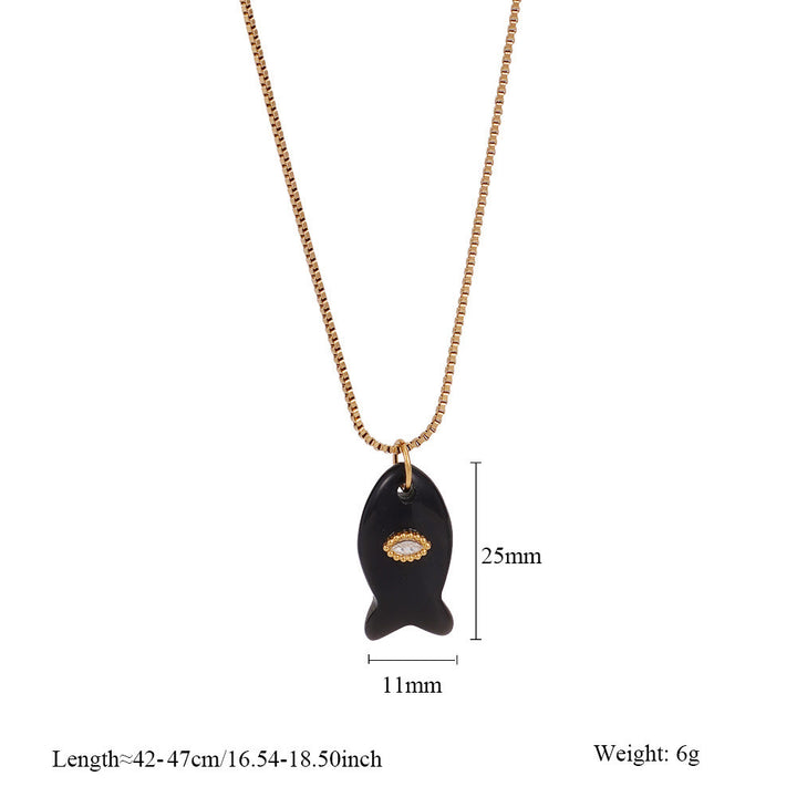 Collier pendentif en forme de poisson taillé en pierre naturelle Olivenorma