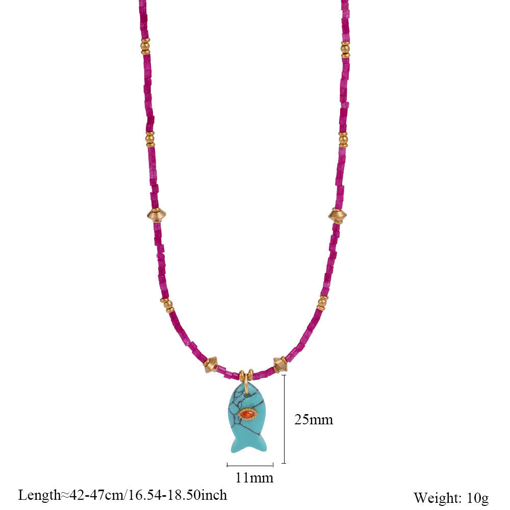 Collier pendentif en perles de pierre naturelle sculptées de poisson Olivenorma