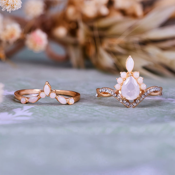 Bague couronne en calcédoine blanche taille poire Olivenorma