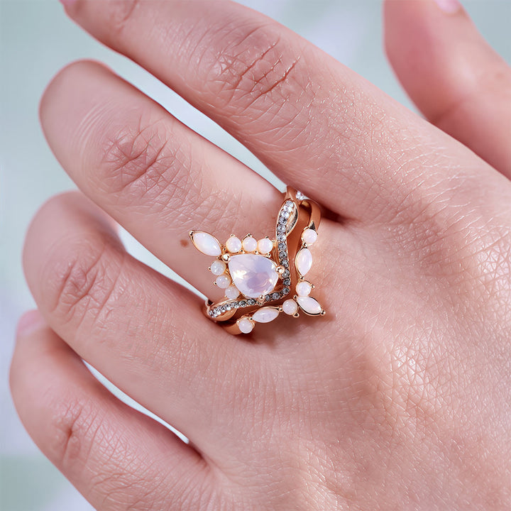 Bague couronne en calcédoine blanche taille poire Olivenorma