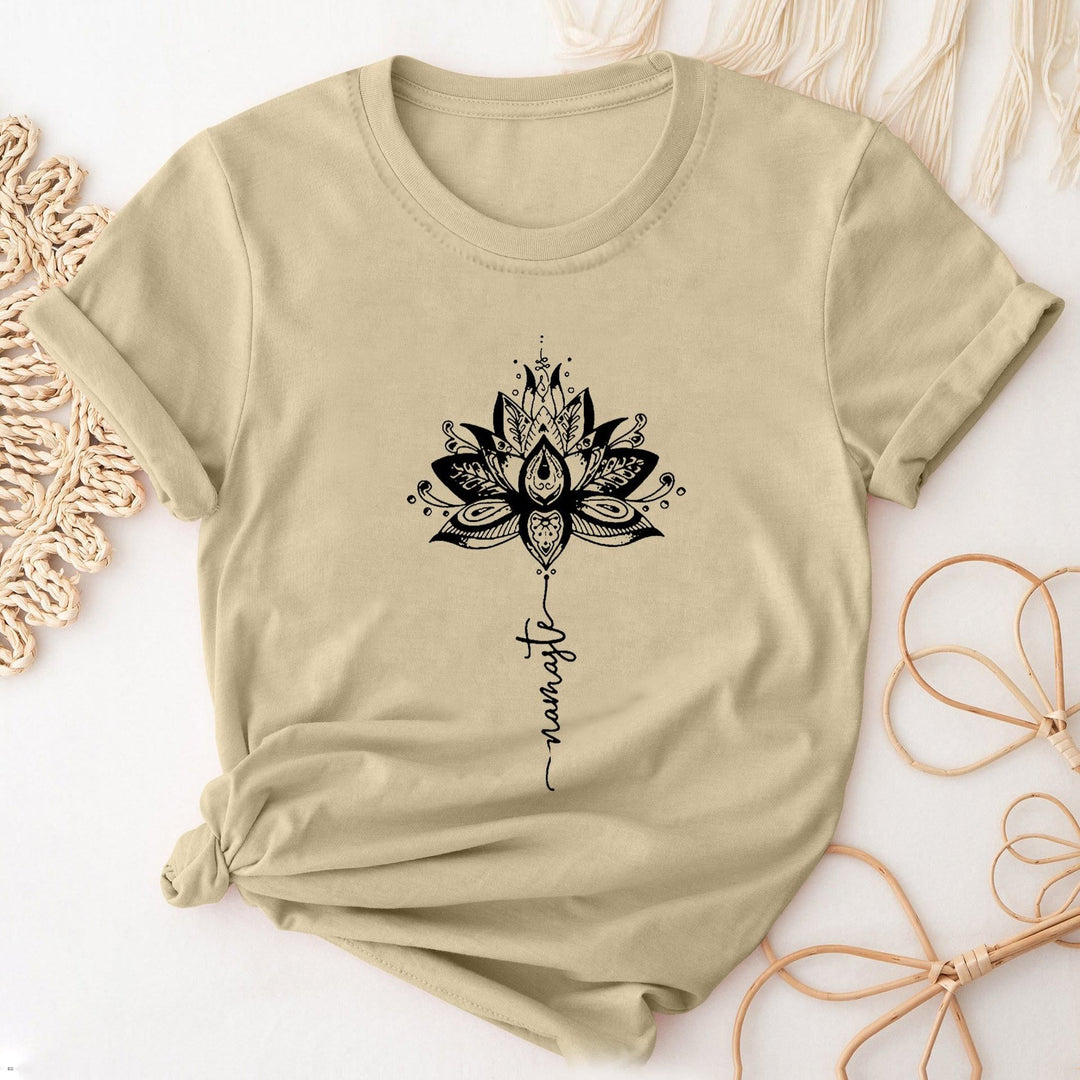 T-shirt ras du cou à manches courtes et imprimé lotus et lettres Olivenorma