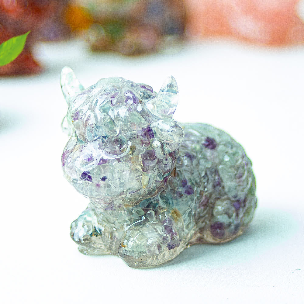 Décoration en pierre précieuse en cristal époxy Olivenorma représentant un bétail des Highlands