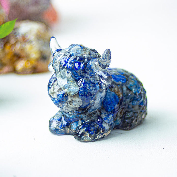 Décoration en pierre précieuse en cristal époxy Olivenorma représentant un bétail des Highlands