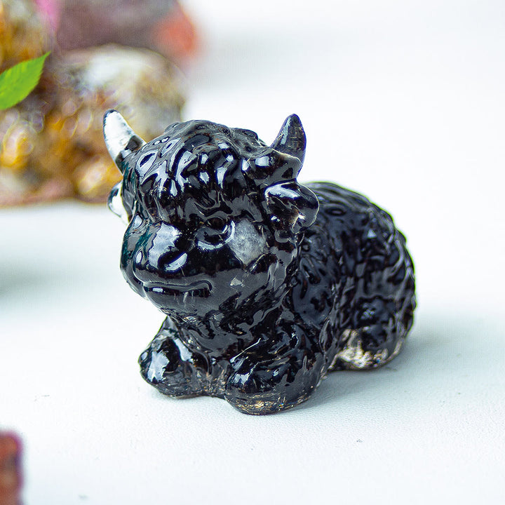 Décoration en pierre précieuse en cristal époxy Olivenorma représentant un bétail des Highlands