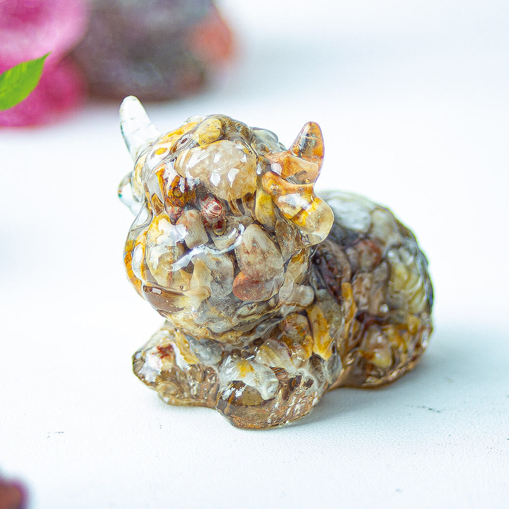 Décoration en pierre précieuse en cristal époxy Olivenorma représentant un bétail des Highlands