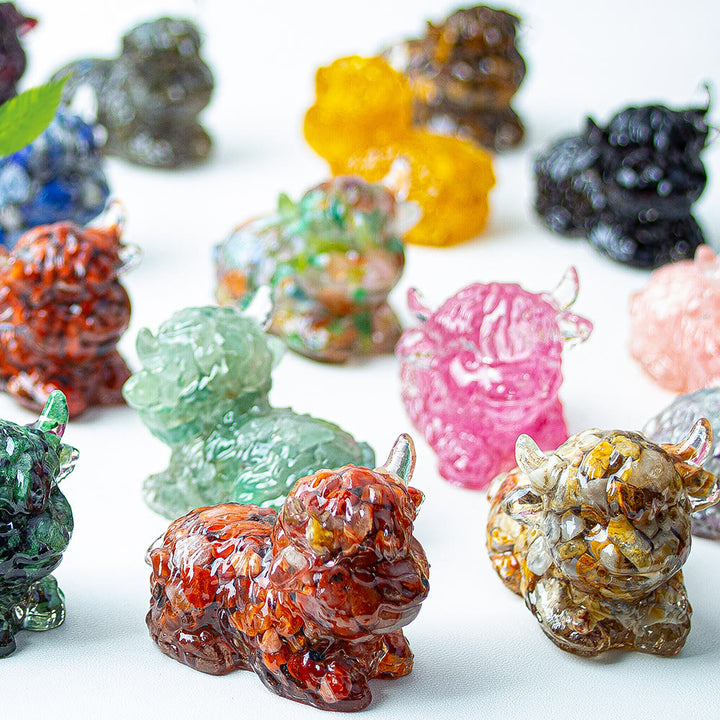 Décoration en pierre précieuse en cristal époxy Olivenorma représentant un bétail des Highlands