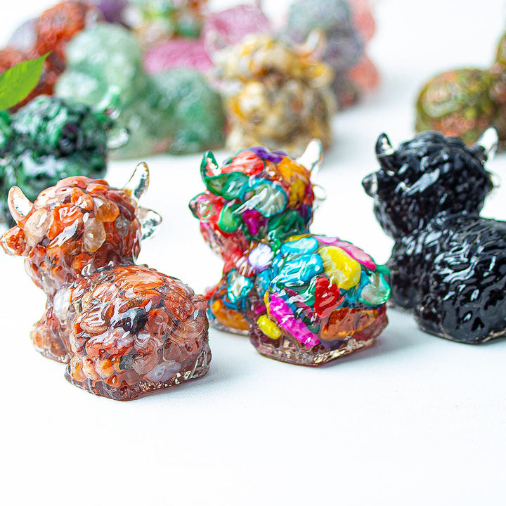 Décoration en pierre précieuse en cristal époxy Olivenorma représentant un bétail des Highlands