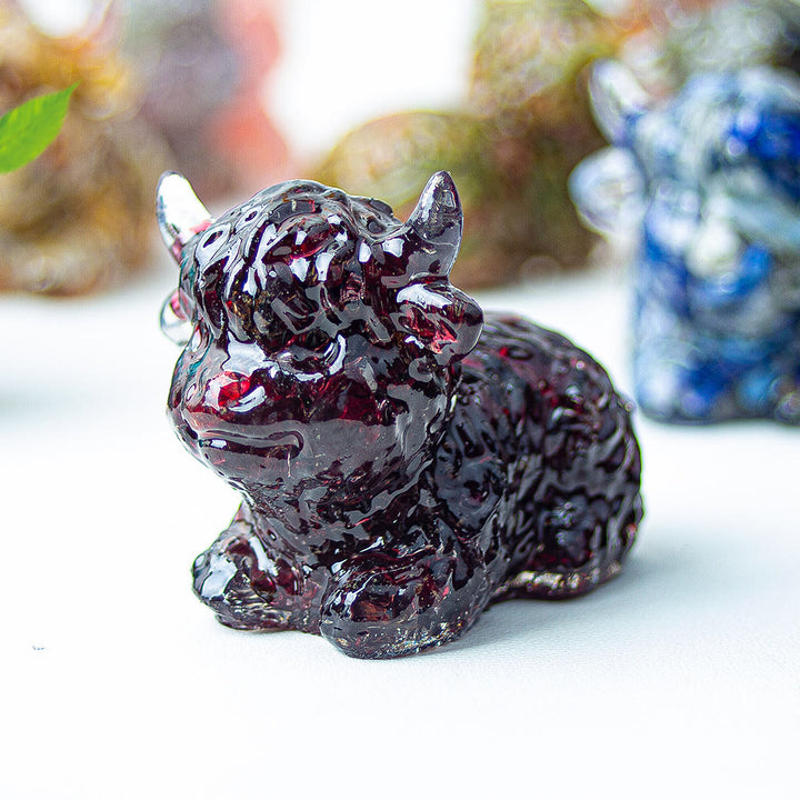 Décoration en pierre précieuse en cristal époxy Olivenorma représentant un bétail des Highlands