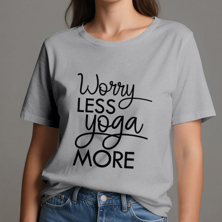 T-shirt Olivenorma « MOINS DE SOUCI, PLUS DE YOGA » pour les amateurs de yoga et de méditation - image 2