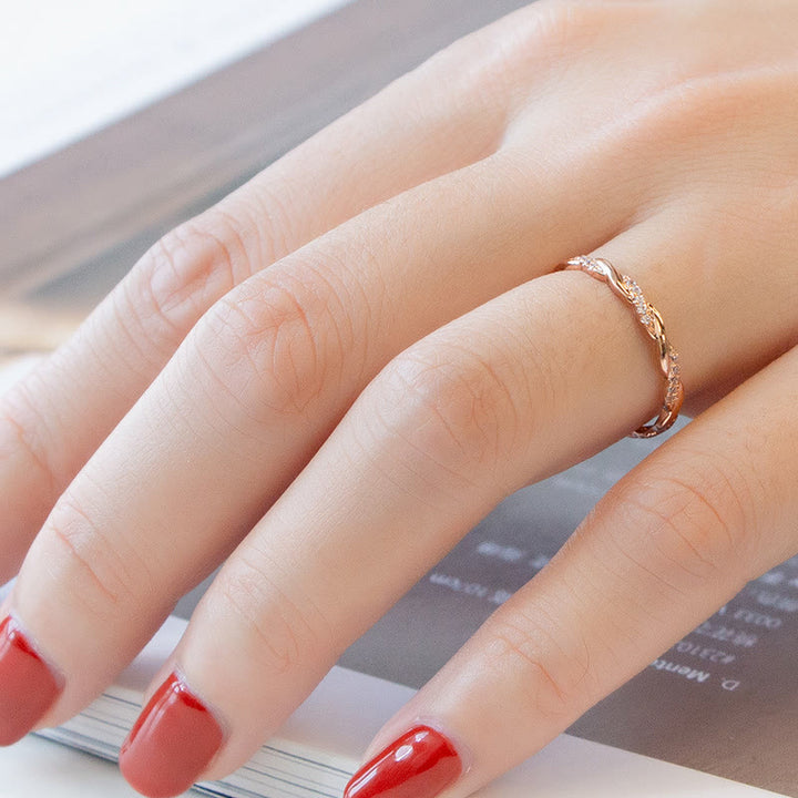 Bague d'amour torsadée Olivenorma « Bound by Grace »