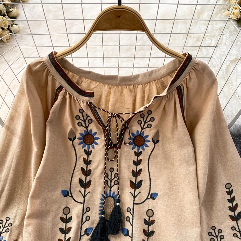 Chemise femme Olivenorma à manches lanternes et broderies florales pastorales