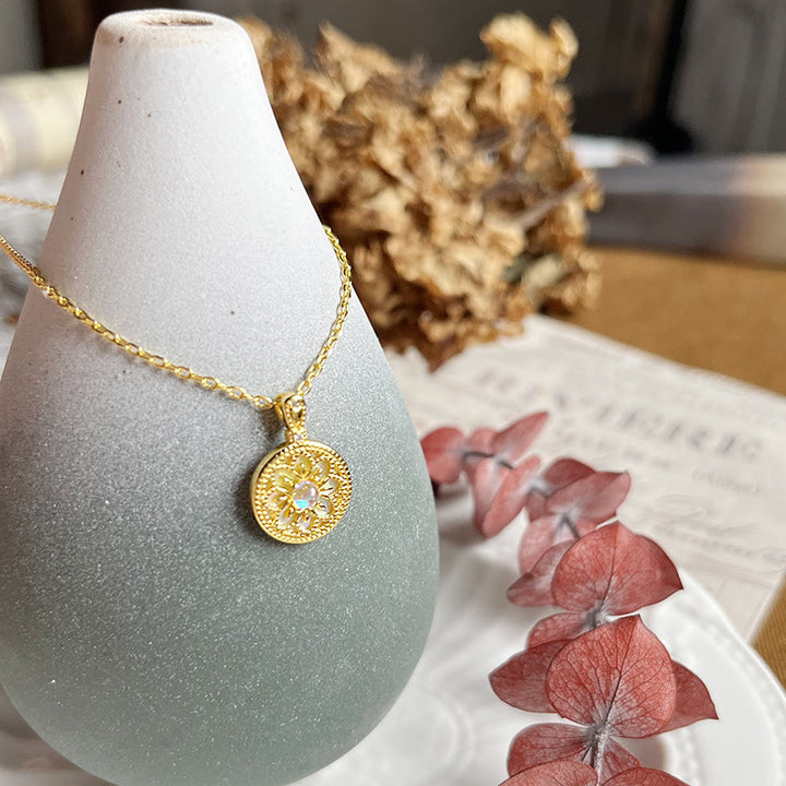 Collier pendentif rond en pierre de lune et fleur Olivenorma