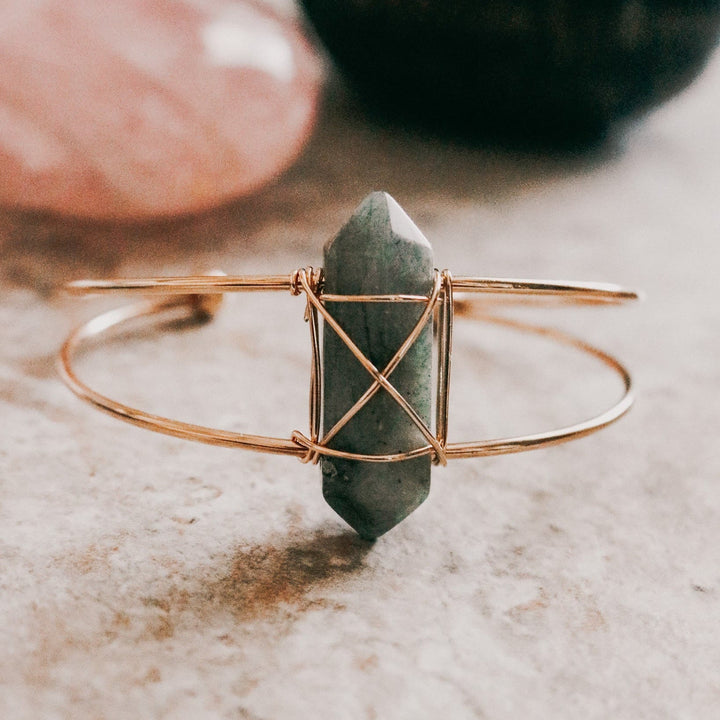 Bracelet en fil hexagonal en cristal naturel Olivenorma