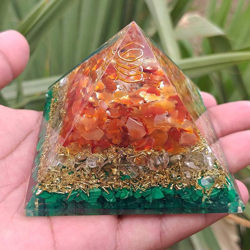 Pilier en quartz transparent Olivenorma avec pyramide orgonite et malachite