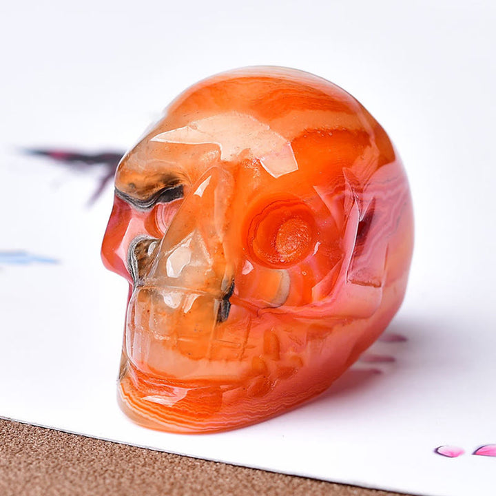 Décoration artisanale en pierres précieuses avec crâne gravé en cristal Olivenorma