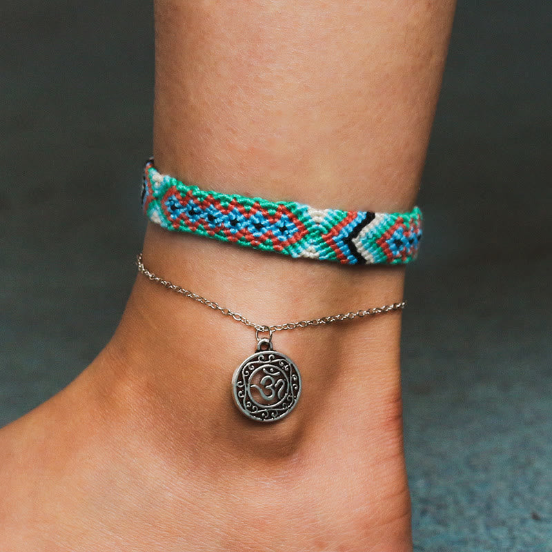 Bracelet de cheville avec pendentif OM en corde de coton tissée à la main Olivenorma