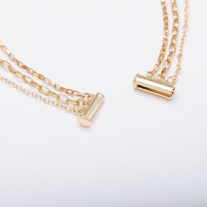 Collier à pendentif en forme de cœur irrégulier en agate blanche et zircone Olivenorma