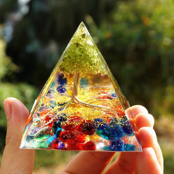 Pyramide d'orgone de l'arbre de vie en fluorite et péridot Olivenorma