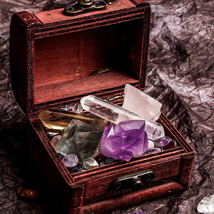 Ensemble de cristaux de pierres précieuses brutes en cristal naturel Olivenorma