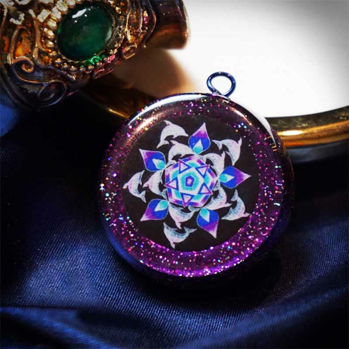 Collier en pierre brute de cristal naturel Olivenorma « Voice of Dolphin »