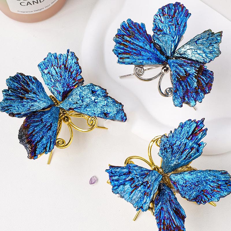 Décoration en pierre précieuse papillon en tourmaline cyanite Aura Olivenorma