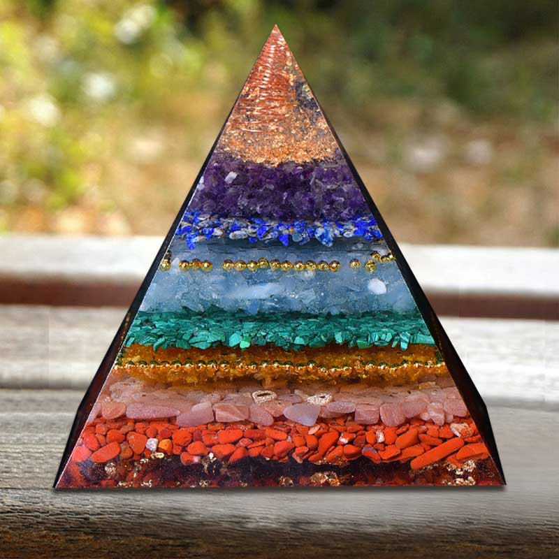 Pyramide d'orgone d'équilibre naturel des chakras Olivenorma