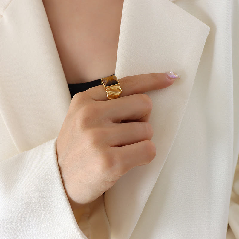 Bague Olivenorma carrée en or, argent et titane avec œil de tigre et malachite