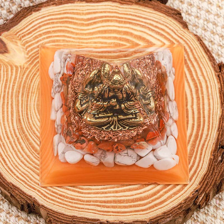 Pyramide d'orgone de Bouddha énergétique en agate rouge Olivenorma avec turquoise blanche