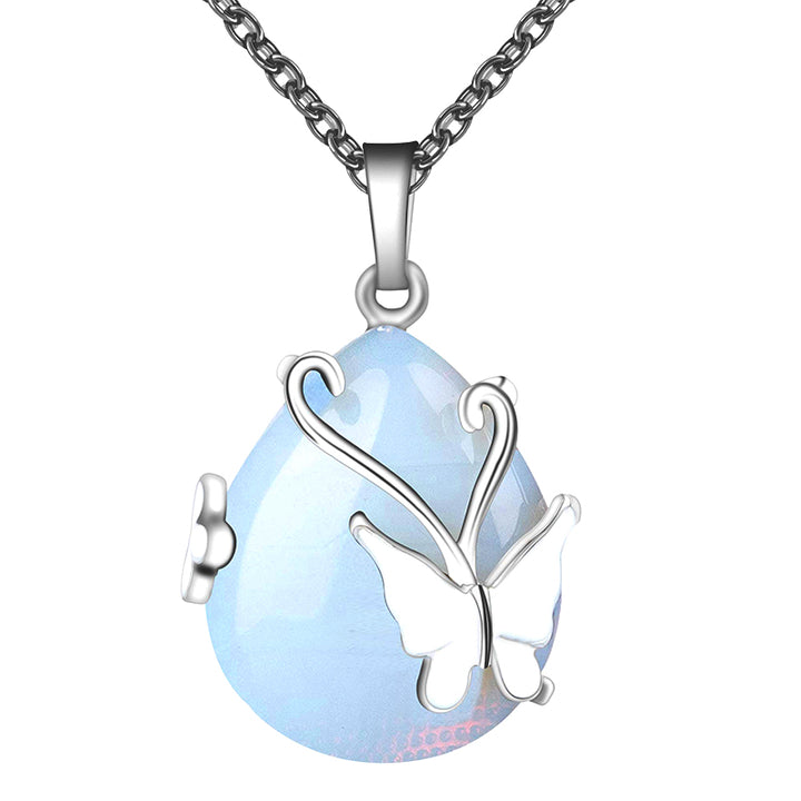 Collier en pierres précieuses avec ailes de papillon en cristal