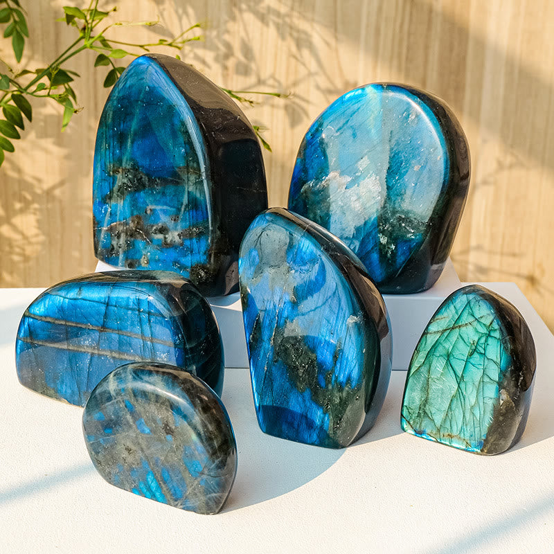 Pierre précieuse de décoration en pierre brute de labradorite naturelle Olivenorma