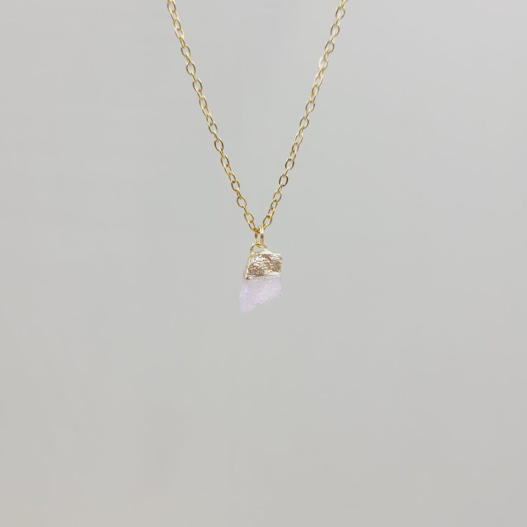 Collier en pierre précieuse brute irrégulière en cristal Olivenorma