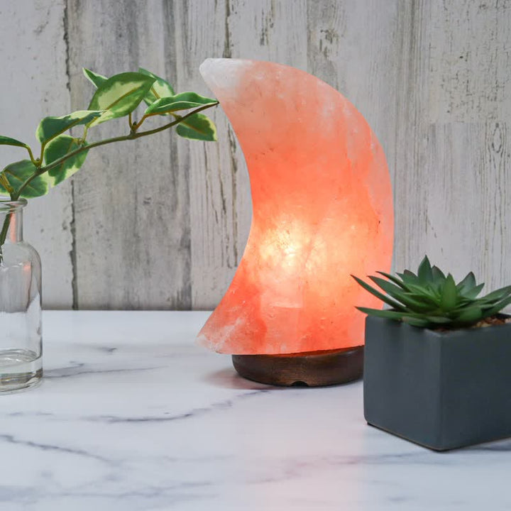 Lampe de sel rose de l'Himalaya en forme de croissant de lune Olivenorma