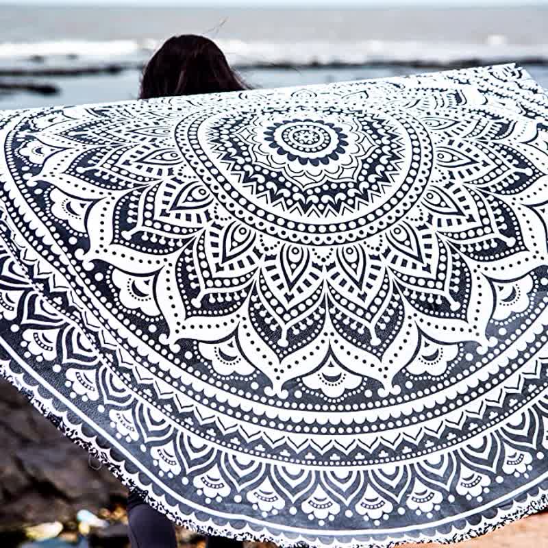 Tapisserie circulaire de méditation et de yoga Rosamia Mandala