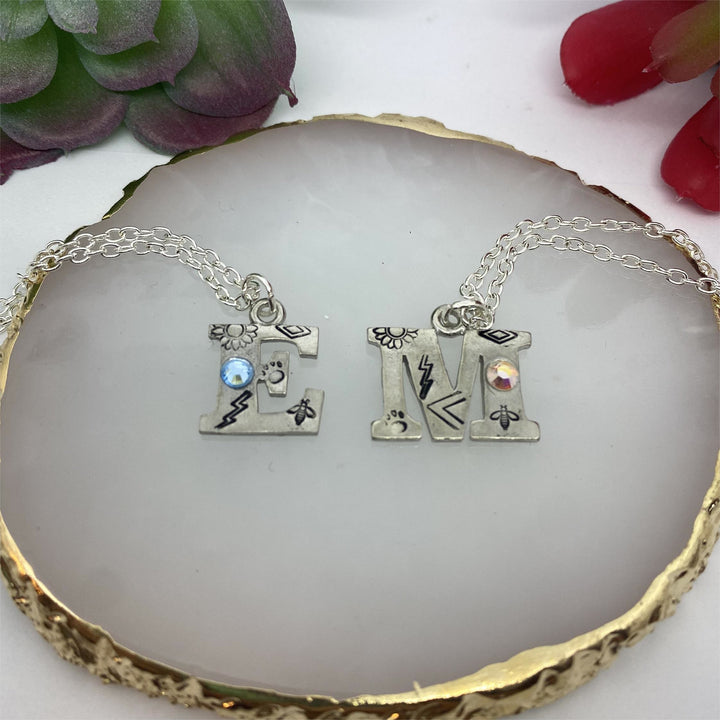 Collier avec initiale gravée en turquoise naturelle Olivenorma