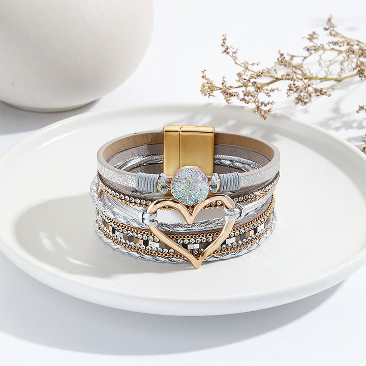 Bracelet en cuir tressé avec cœur métallique et grappe de cristaux multicolores Olivenorma