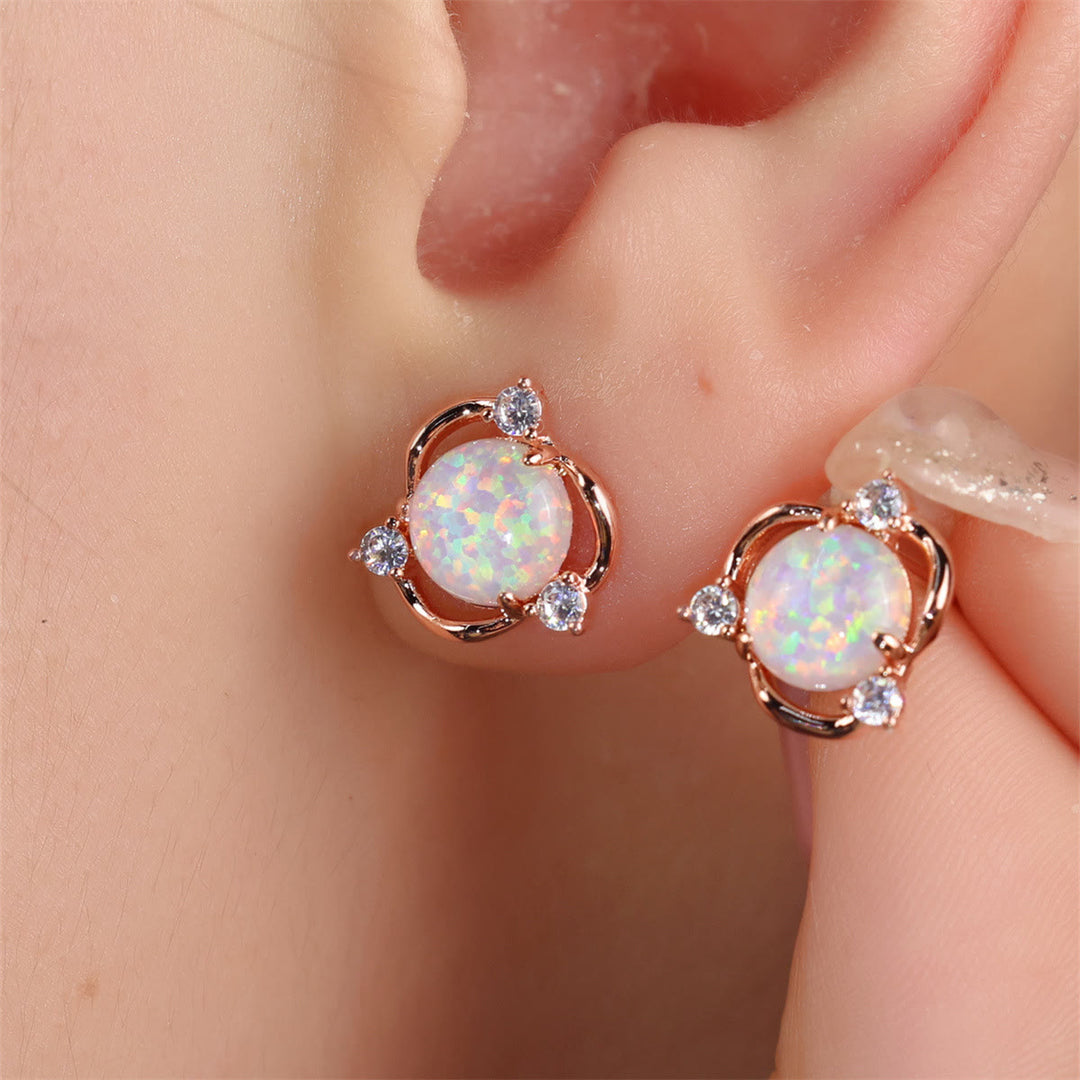 Boucles d'oreilles à tige rondes en zircon blanc et opale Olivenorma