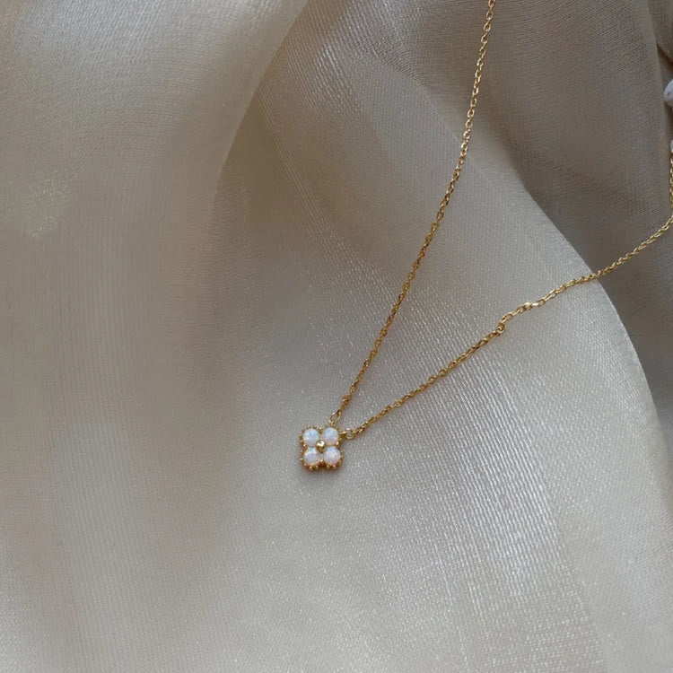 Collier en argent sterling S925 avec opale et trèfle à quatre feuilles Olivenorma