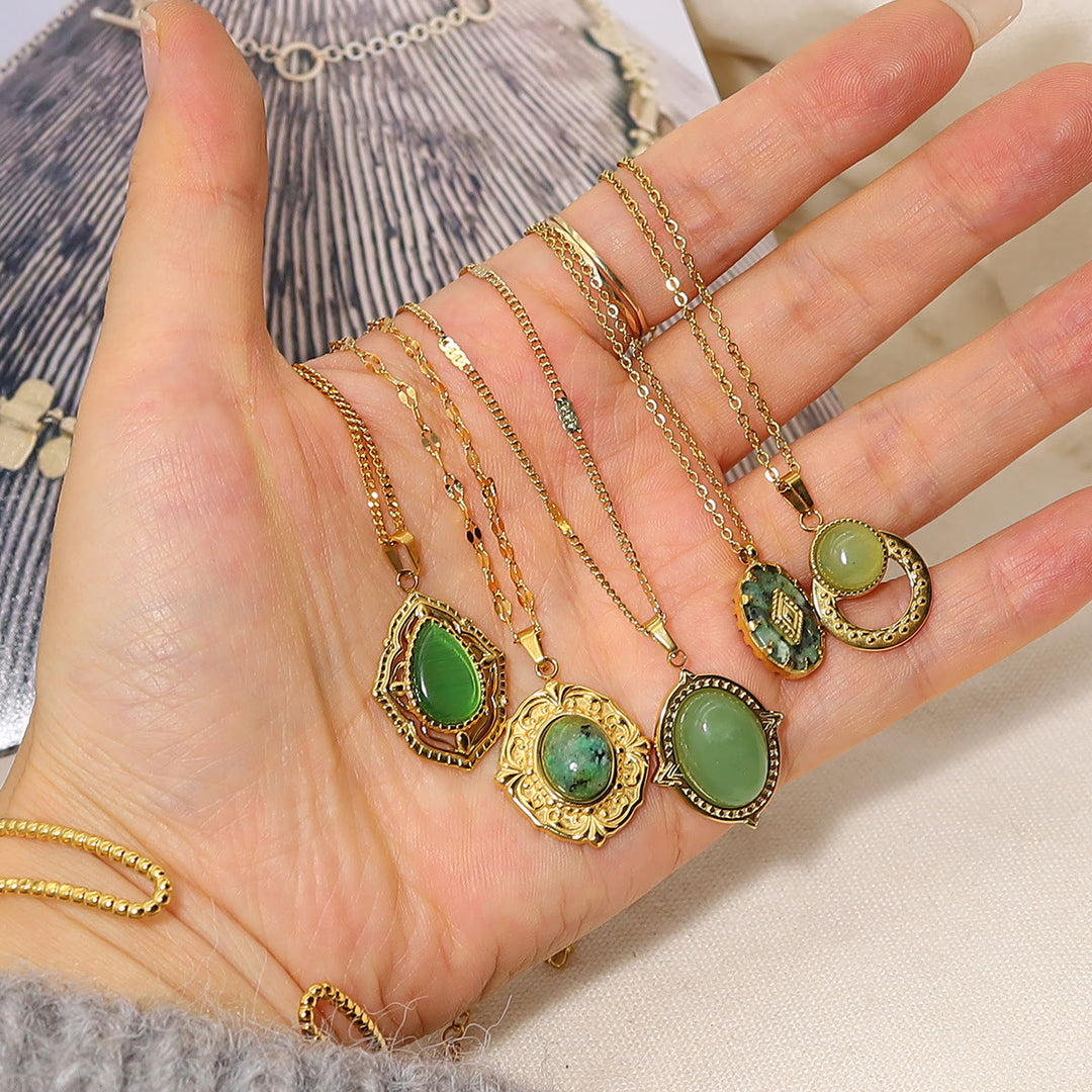 Collier pendentif ovale vert turquoise africain Olivenorma