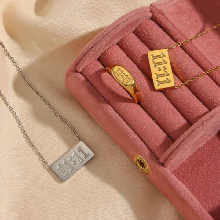 Collier et bague délicats avec le numéro angélique Olivenorma 11:11
