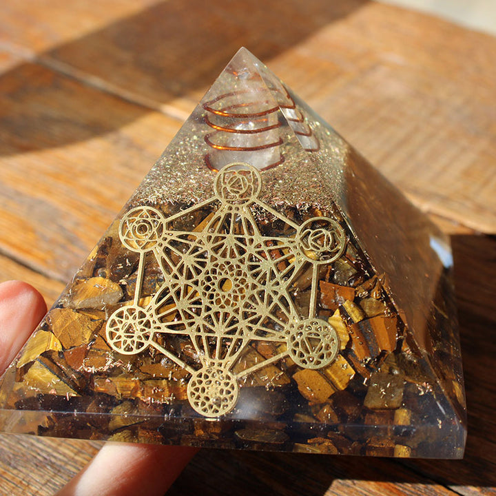 Pilier en cristal transparent Olivenorma avec pyramide orgonite en œil de tigre