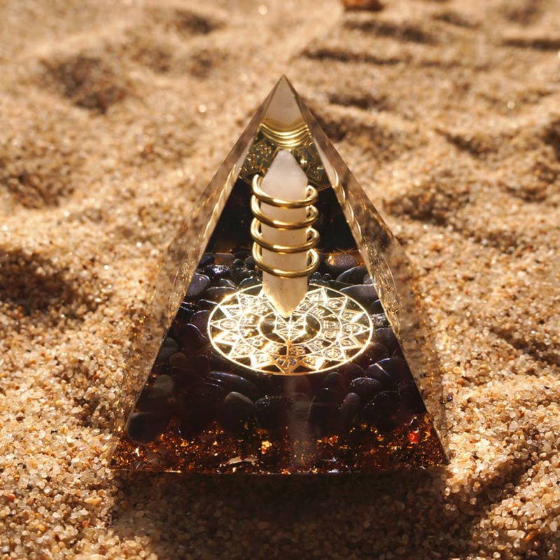 Pyramide d'orgone du dieu de la lumière en obsidienne cristalline transparente Olivenorma