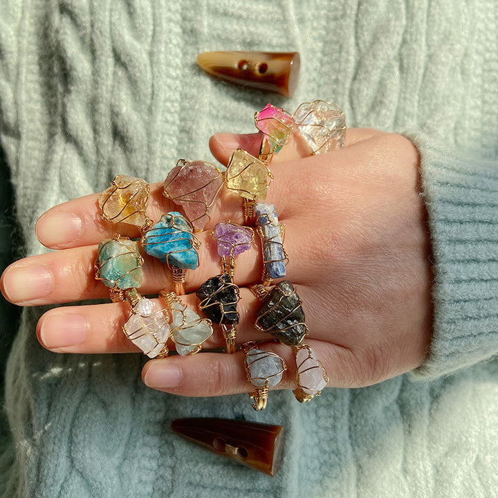 Bague en pierre précieuse naturelle irrégulière enroulée en fil de fer brut Olivenorma