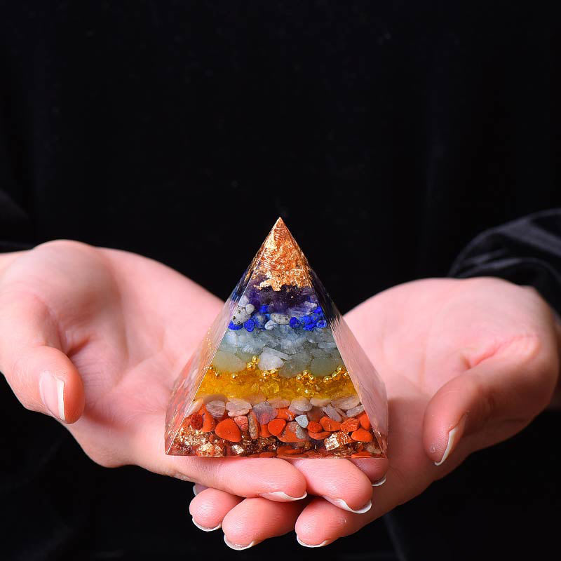 Pyramide d'orgone d'équilibre naturel des chakras Olivenorma