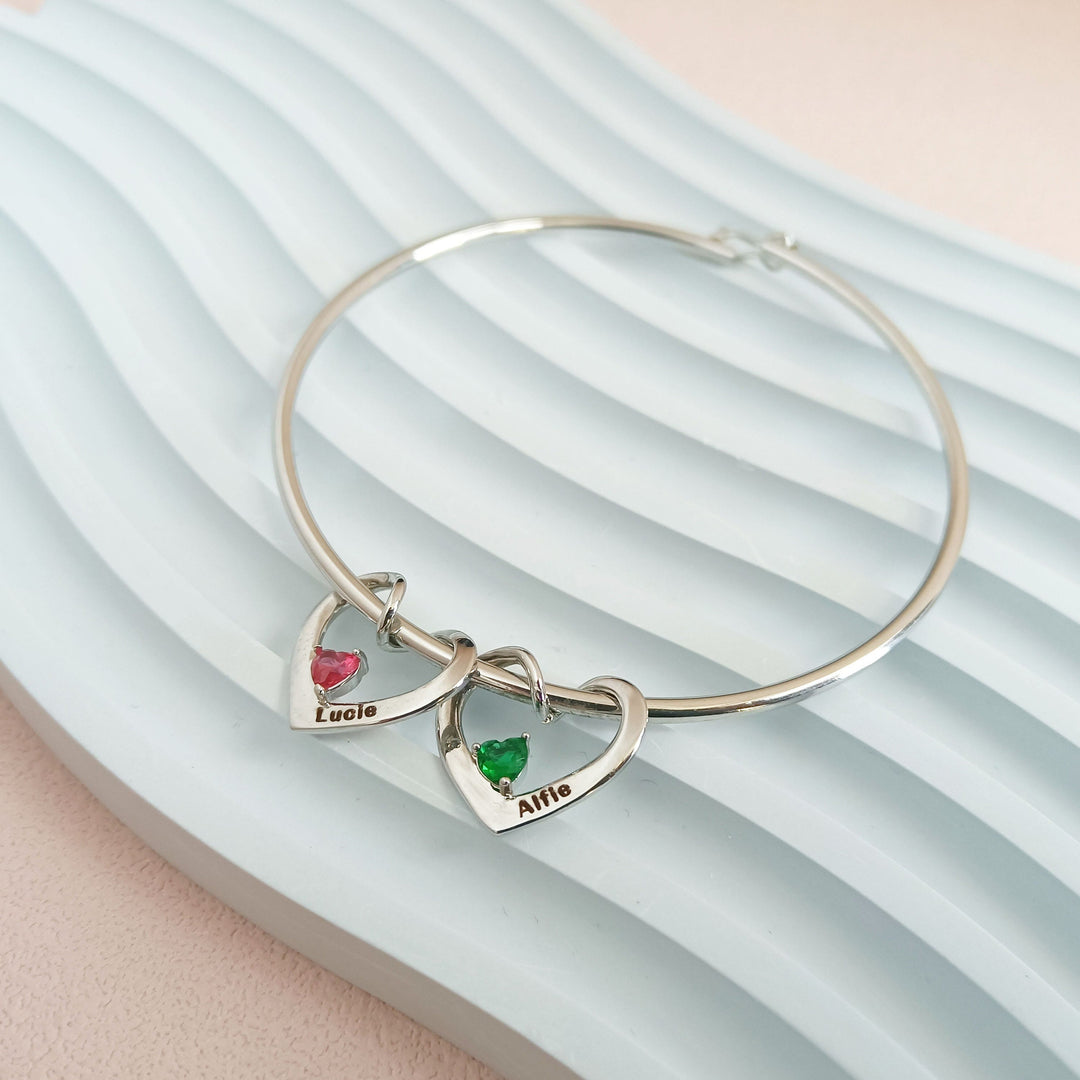 Bracelet chaîne à breloques en forme de cœur avec pierre de naissance et nom personnalisé Olivenorma