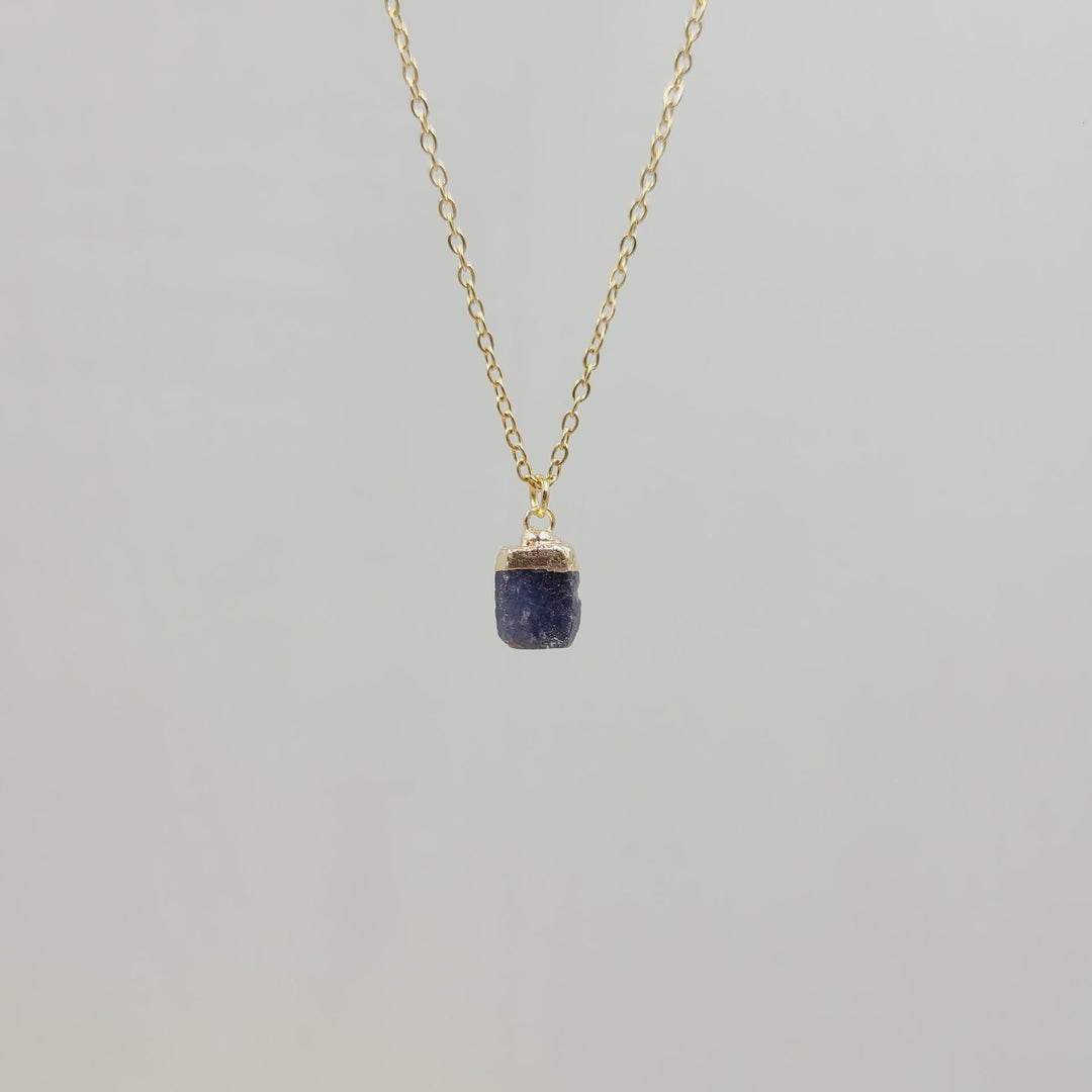 Collier en pierre précieuse brute irrégulière en cristal Olivenorma