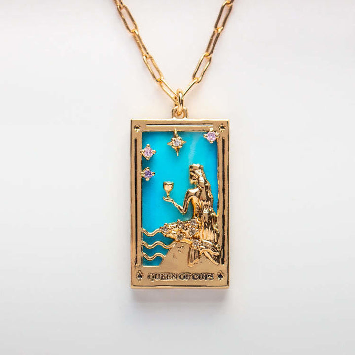 Collier en forme de goutte d'huile de tarot en or électroplaqué avec zircon Olivenorma