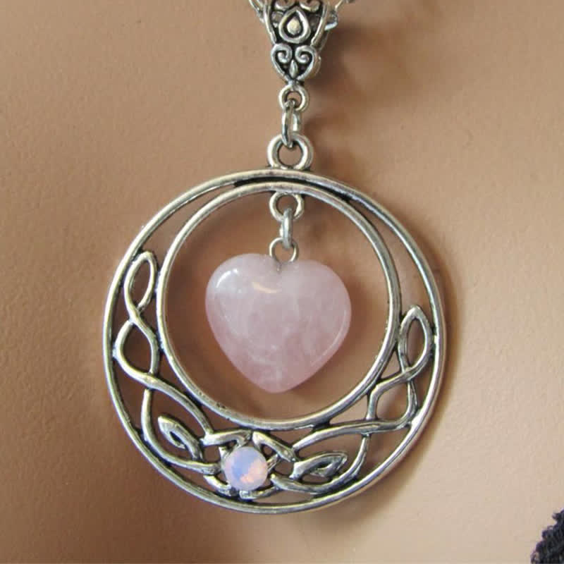 Collier Bohemia en quartz rose avec cœur, lune et étoile Olivenorma