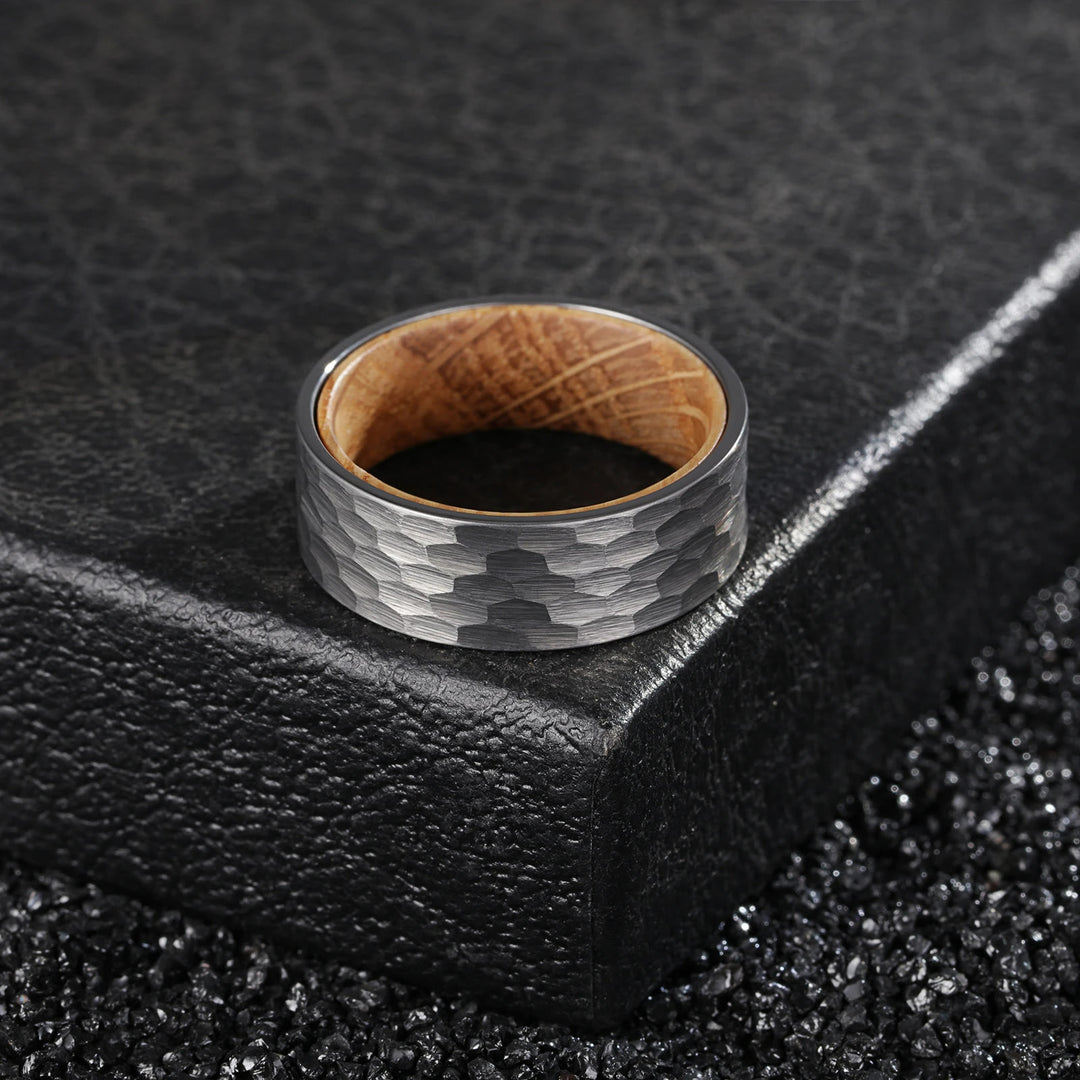 Bague homme en bois de tonneau de whisky en carbure de tungstène de 8 mm Olivenorma