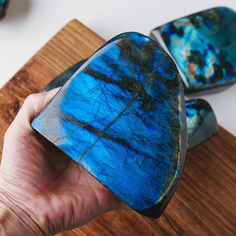 Pierre précieuse de décoration en pierre brute de labradorite naturelle Olivenorma