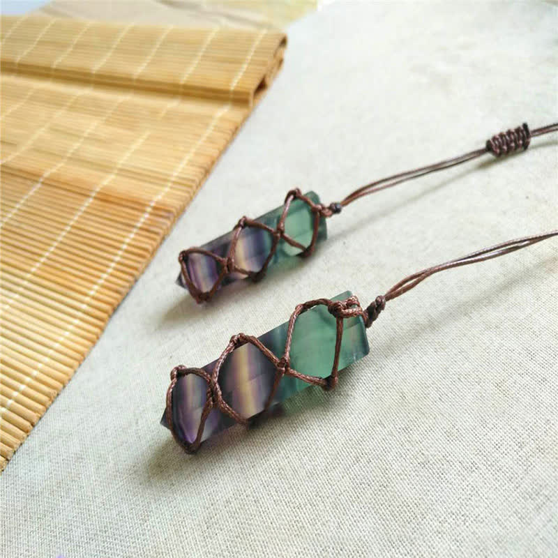 Collier en pierres précieuses à prisme hexagonal en fluorite naturelle Olivenorma